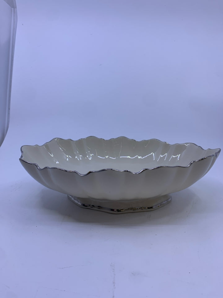 LENOX WAVY EDGE OVAL DISH SILVER TRIM.