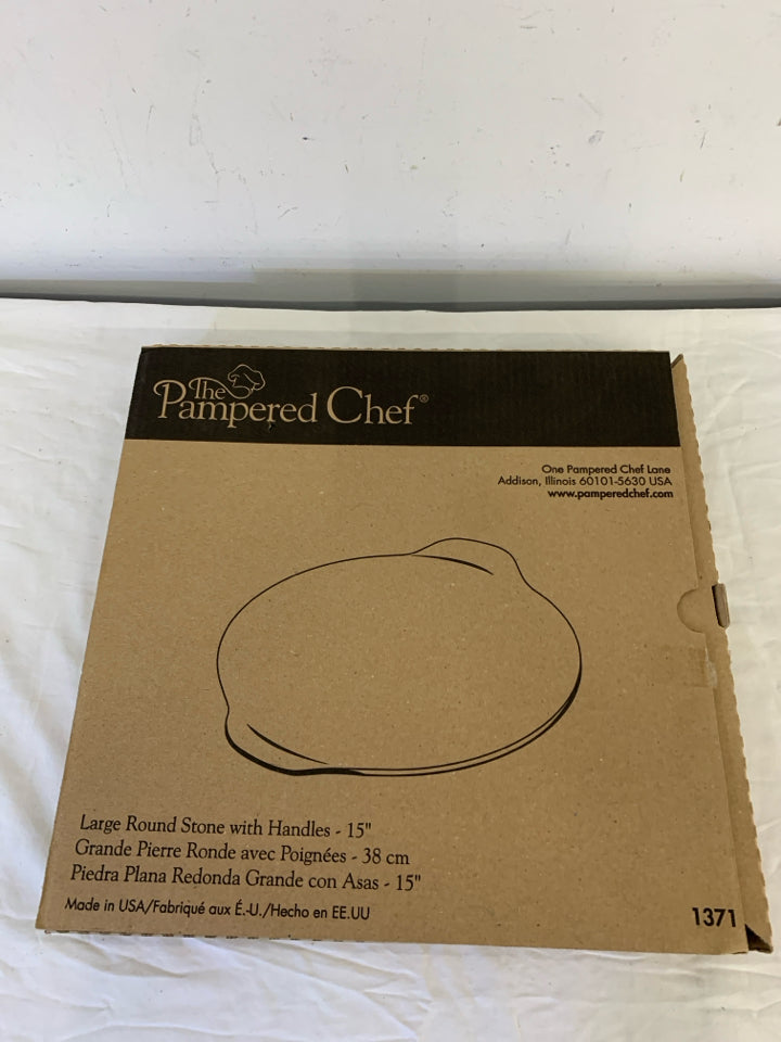 NIB PAMPERED CHEF LARGE ROUND STONE W HANDLES.