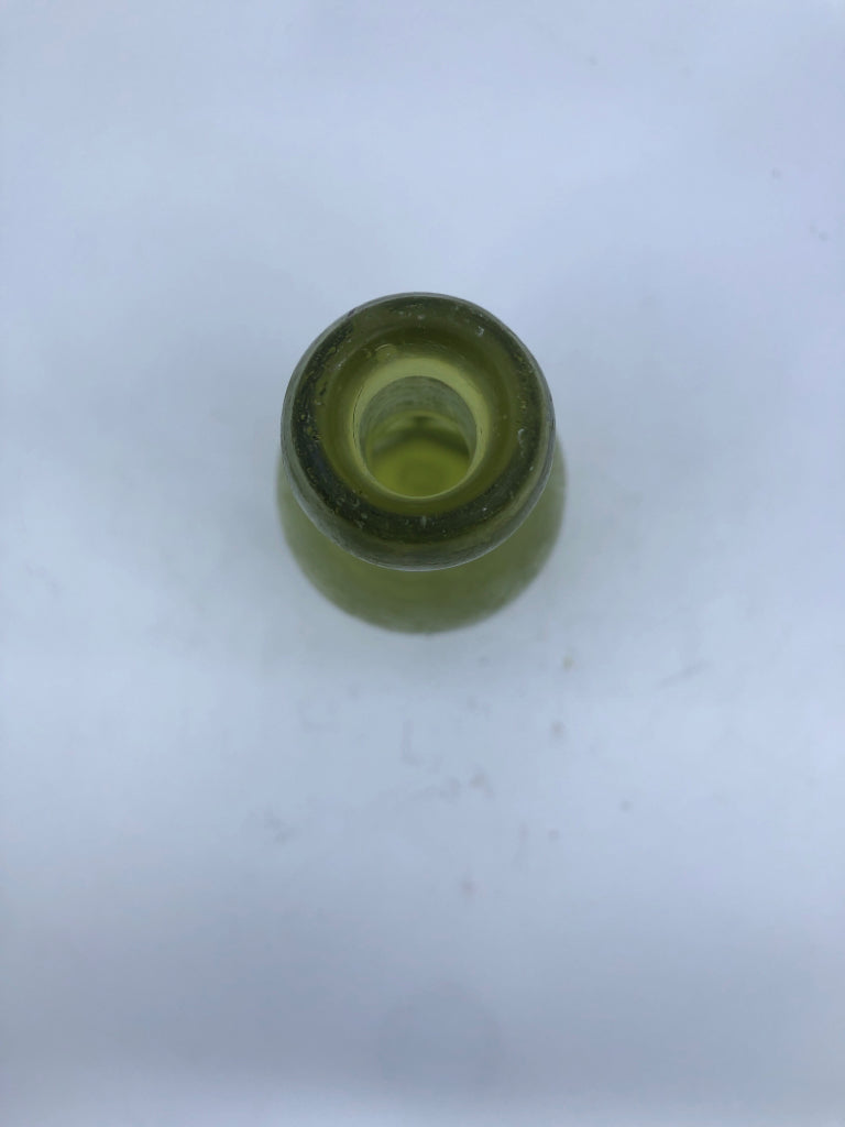 VTG GREEN MILWAUKEE BEER BOTTLE.