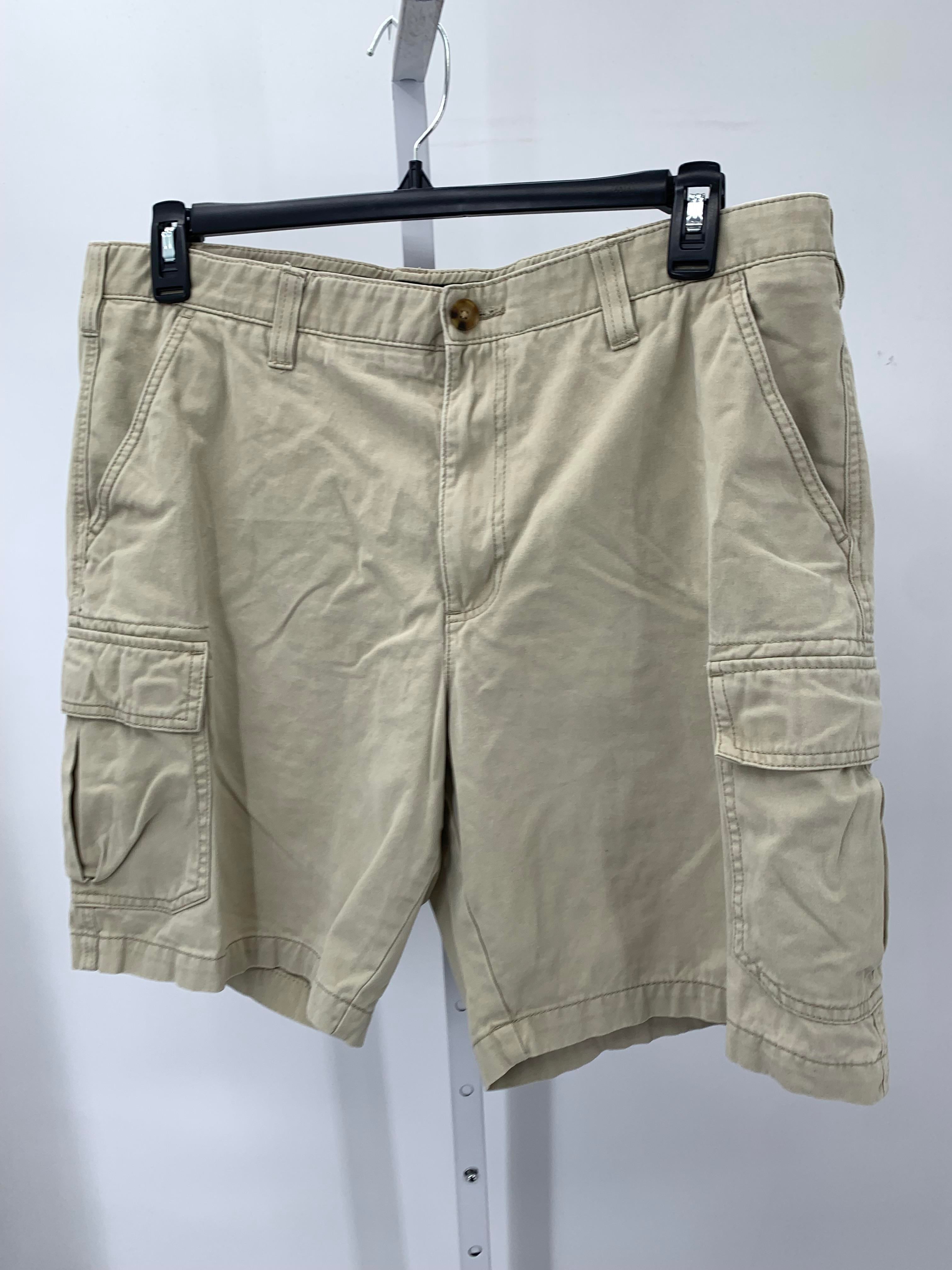 KHAKI SHORTS