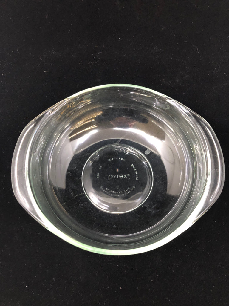 ROUND PYREX CLEAR GLASS MIXING BOWL W/HANDLES.