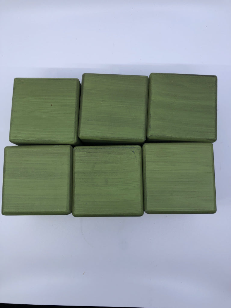 6PC GREEN FAMILY CUBE SET.