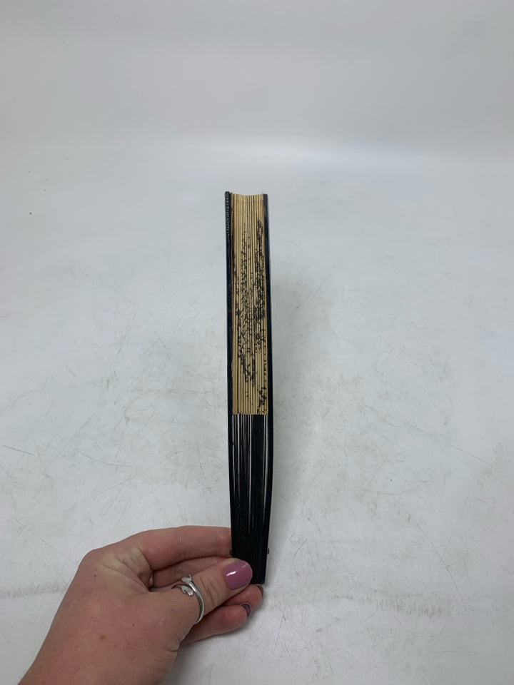 VTG ASIAN STYLE PAPER HAND FAN.