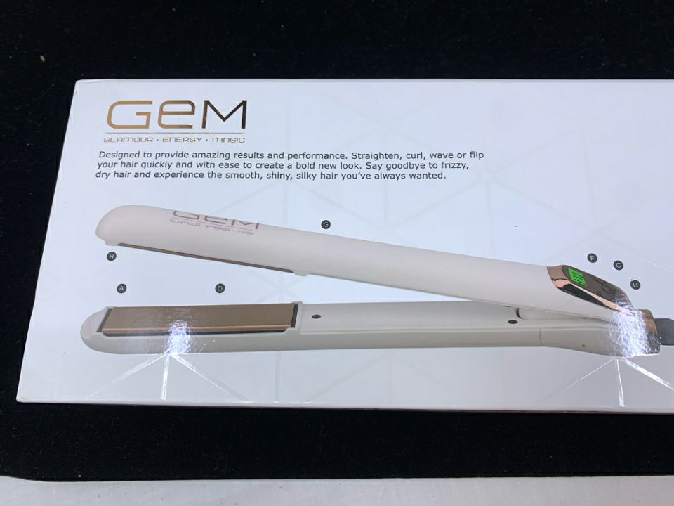GEM 1" DIGITAL STYLING IRON.