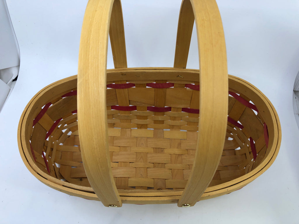 OVAL BLONDE/RED BASKET WITH WREATH DESIGN DOUBLE HANDLE.