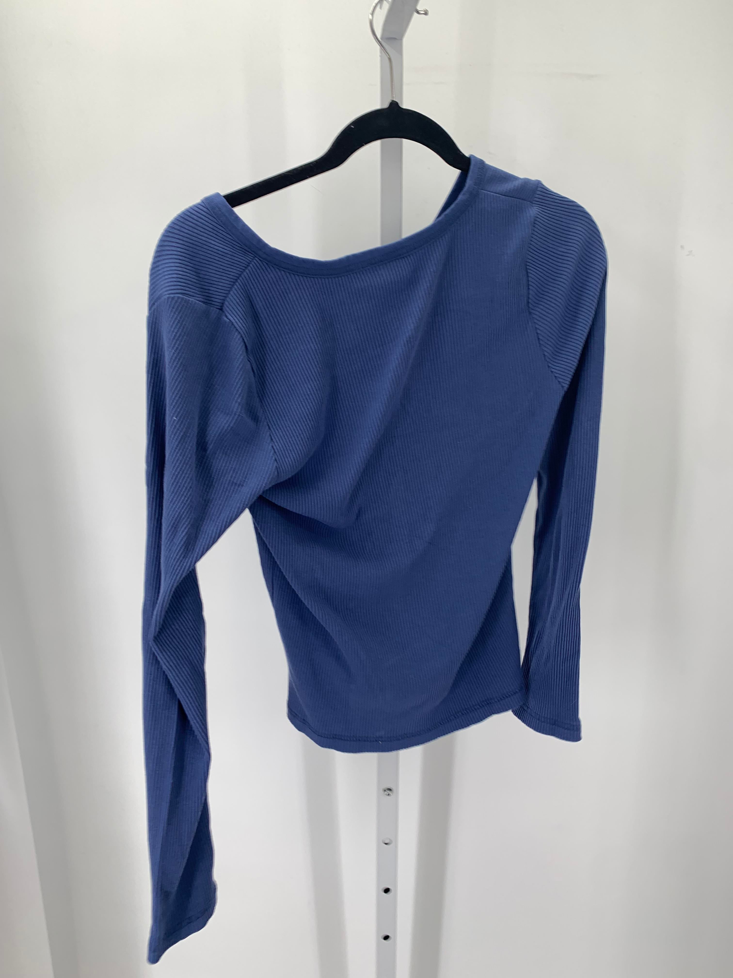 Old Navy Size Medium Misses Long Sleeve Shirt