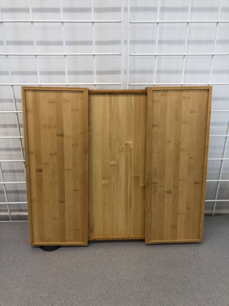 EXPANDABLE BAMBOO DRAWER ORGANIZER.