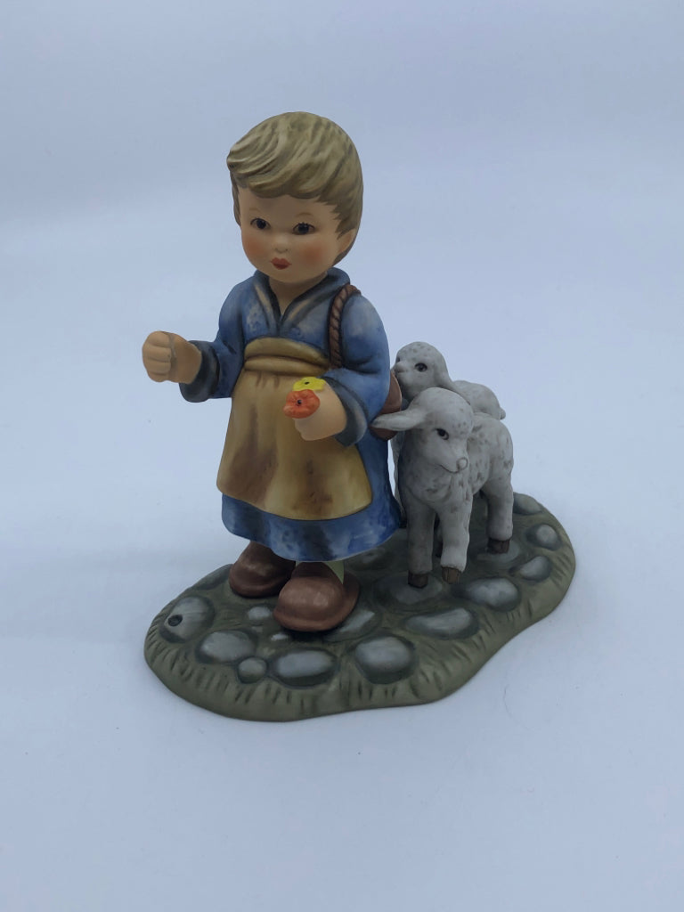 GOEBEL CHILD W/LAMBS- O COME ALL YEE FAITHFUL.