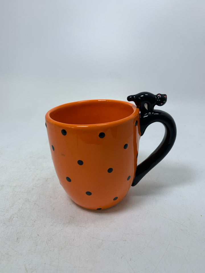 ORANGE W/ BLACK POLKA DOTS/CAT MUG.