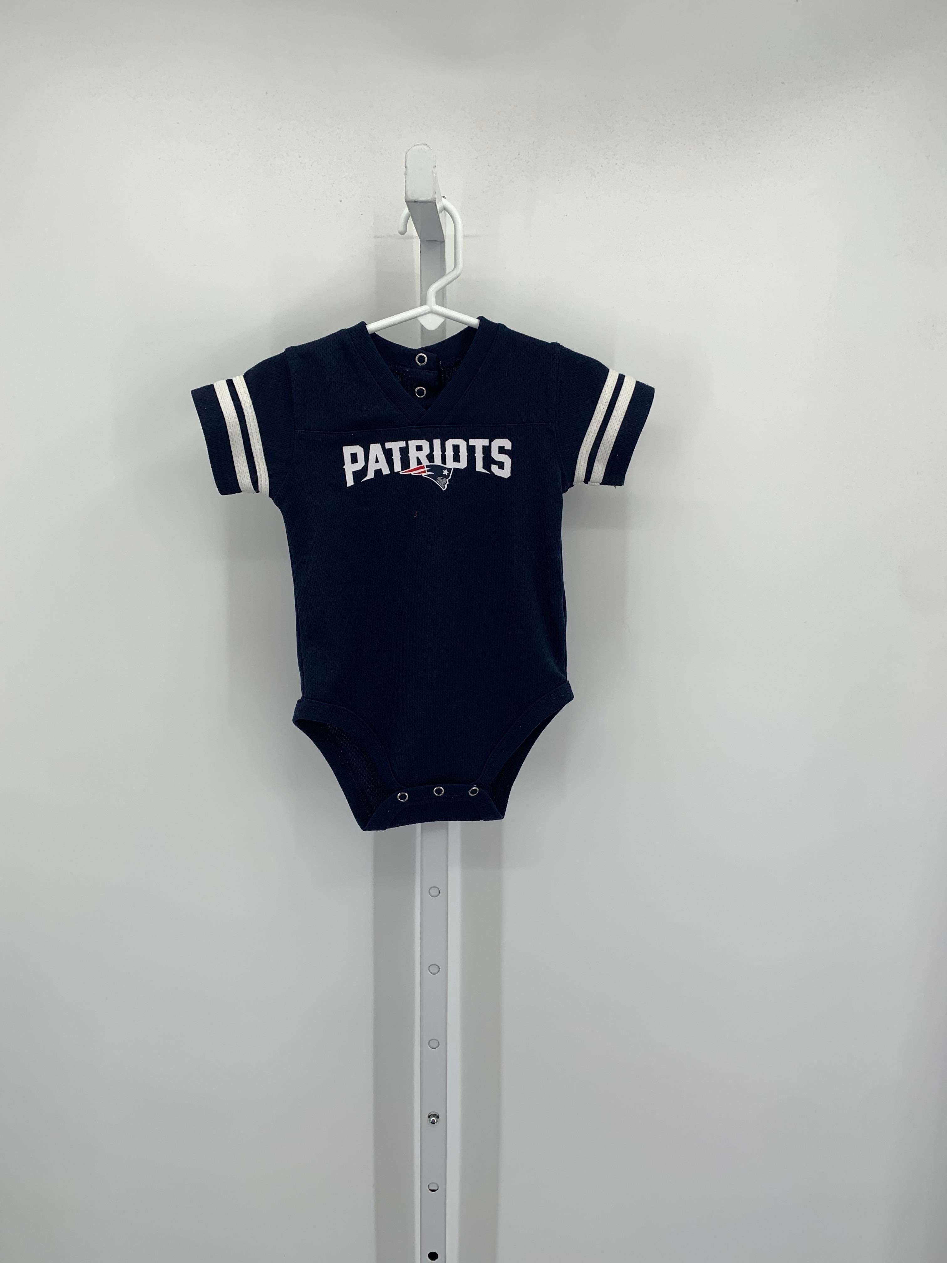 PATRIOTS VNECK SHIRT