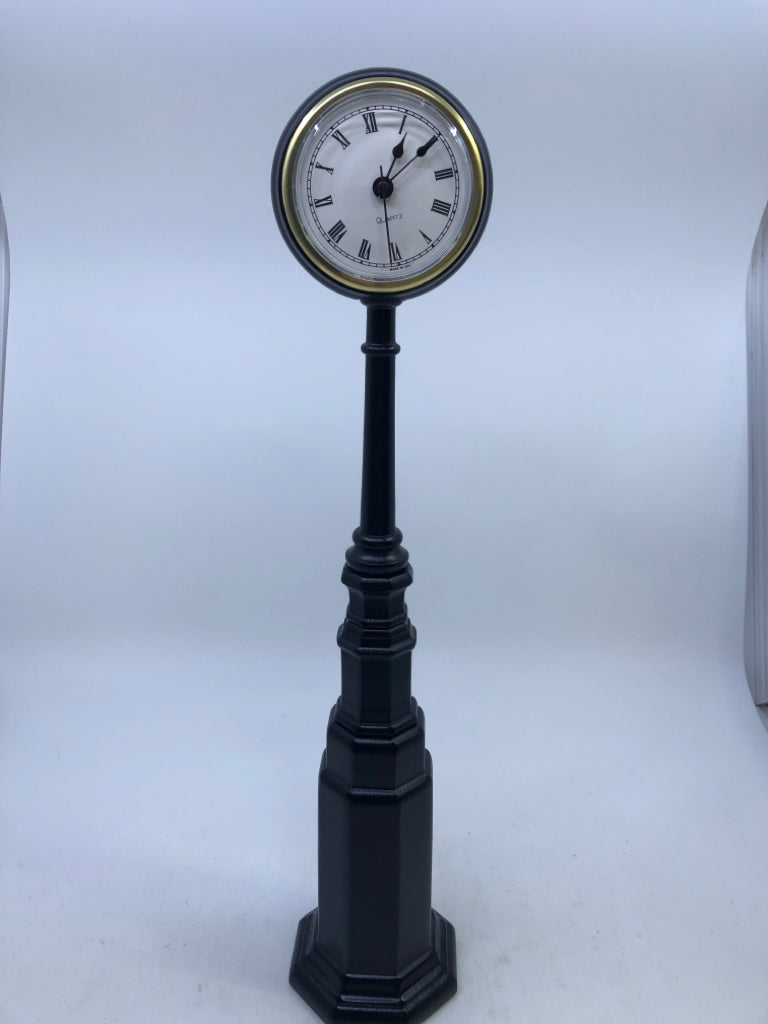 BYERS CHOICE STREET CLOCK.