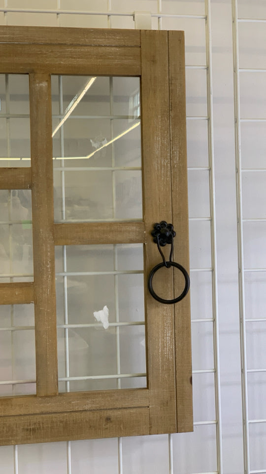 FAUX DOOR WHITE WASHED PHOTO FRAME WALL HANGING.