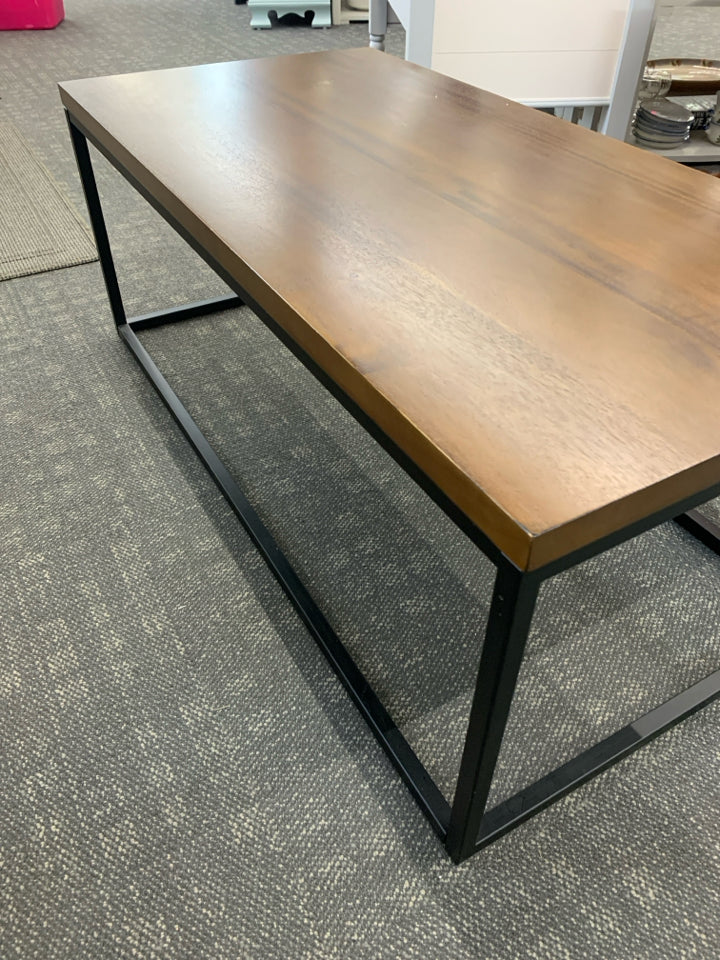 METAL BASE DARK WOOD TOP COFFEE TABLE.