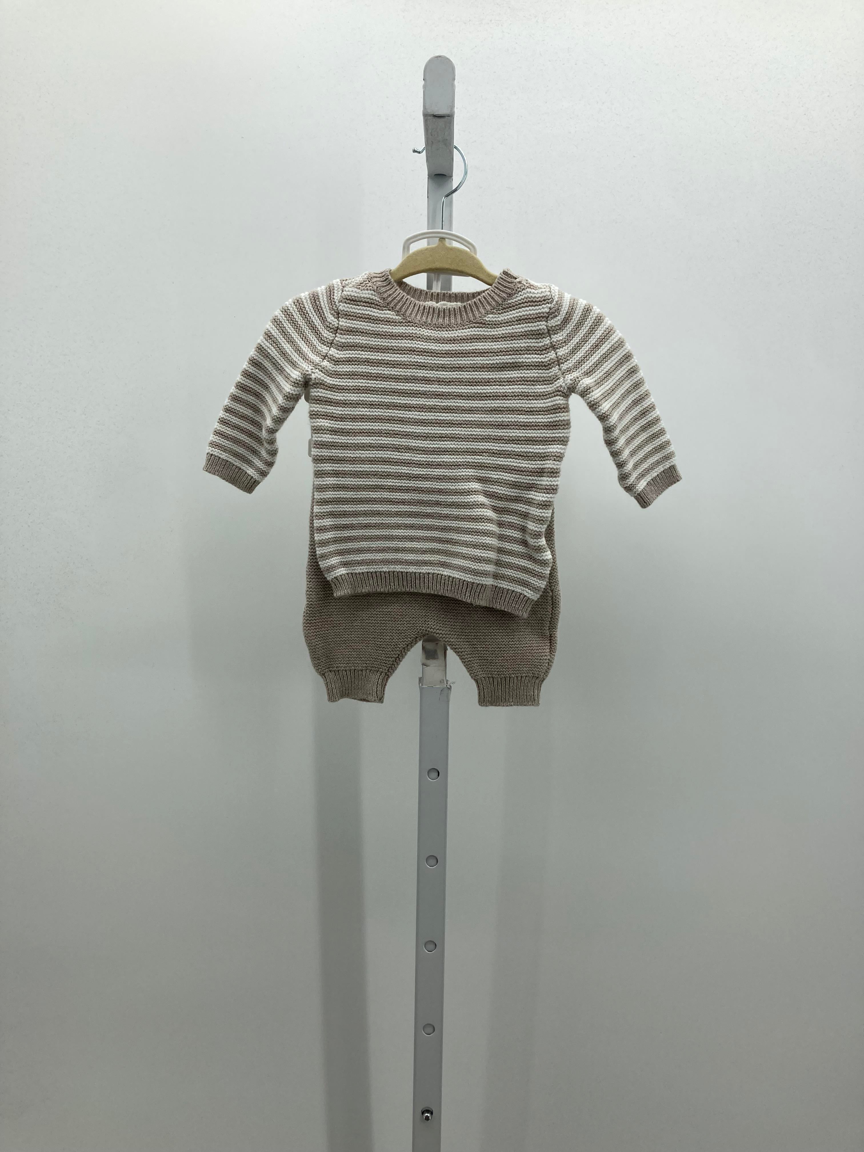 WHITE STRIPES SWEATER AND PANTS