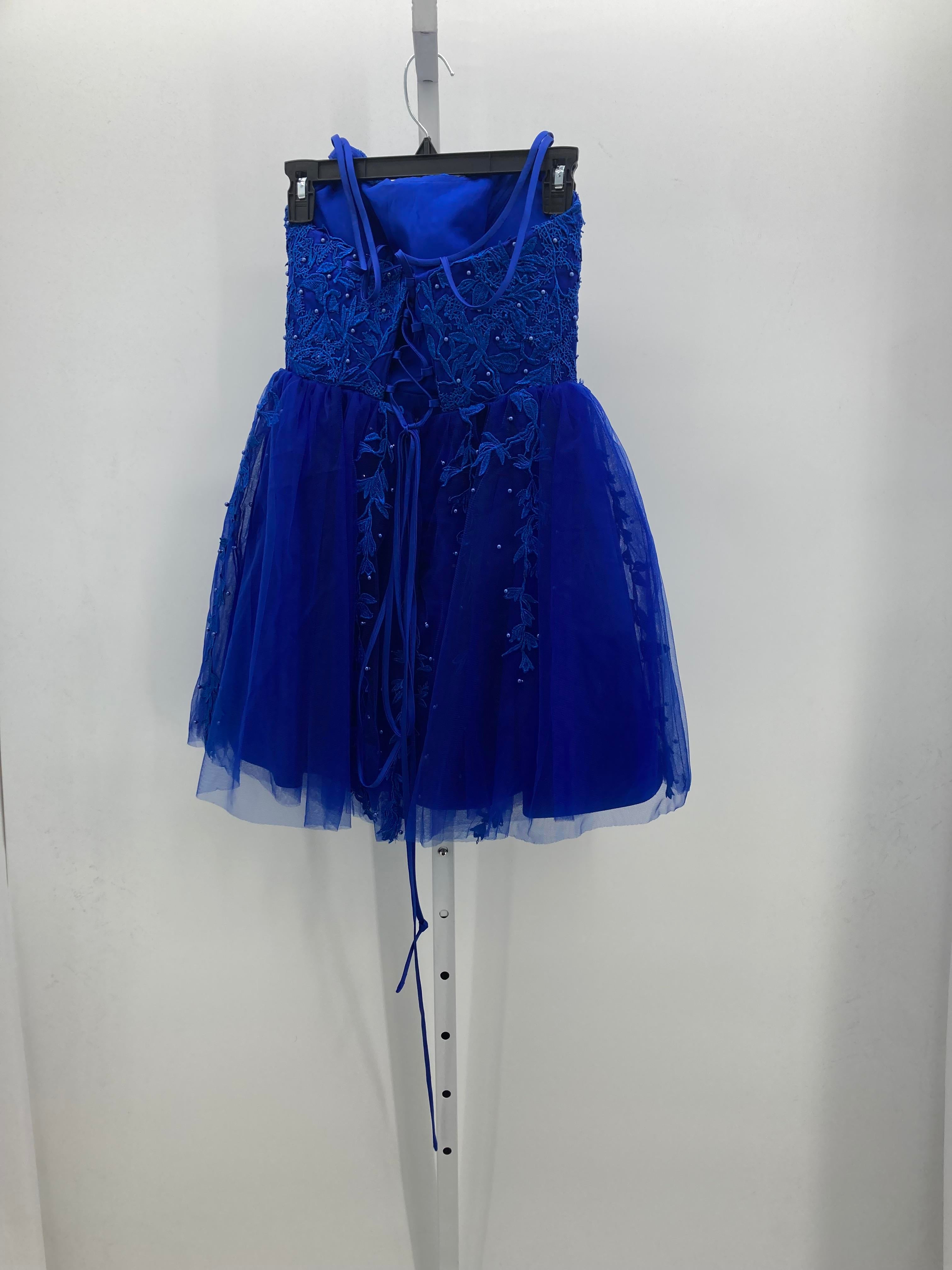 Size 2 Juniors Sleeveless Dress