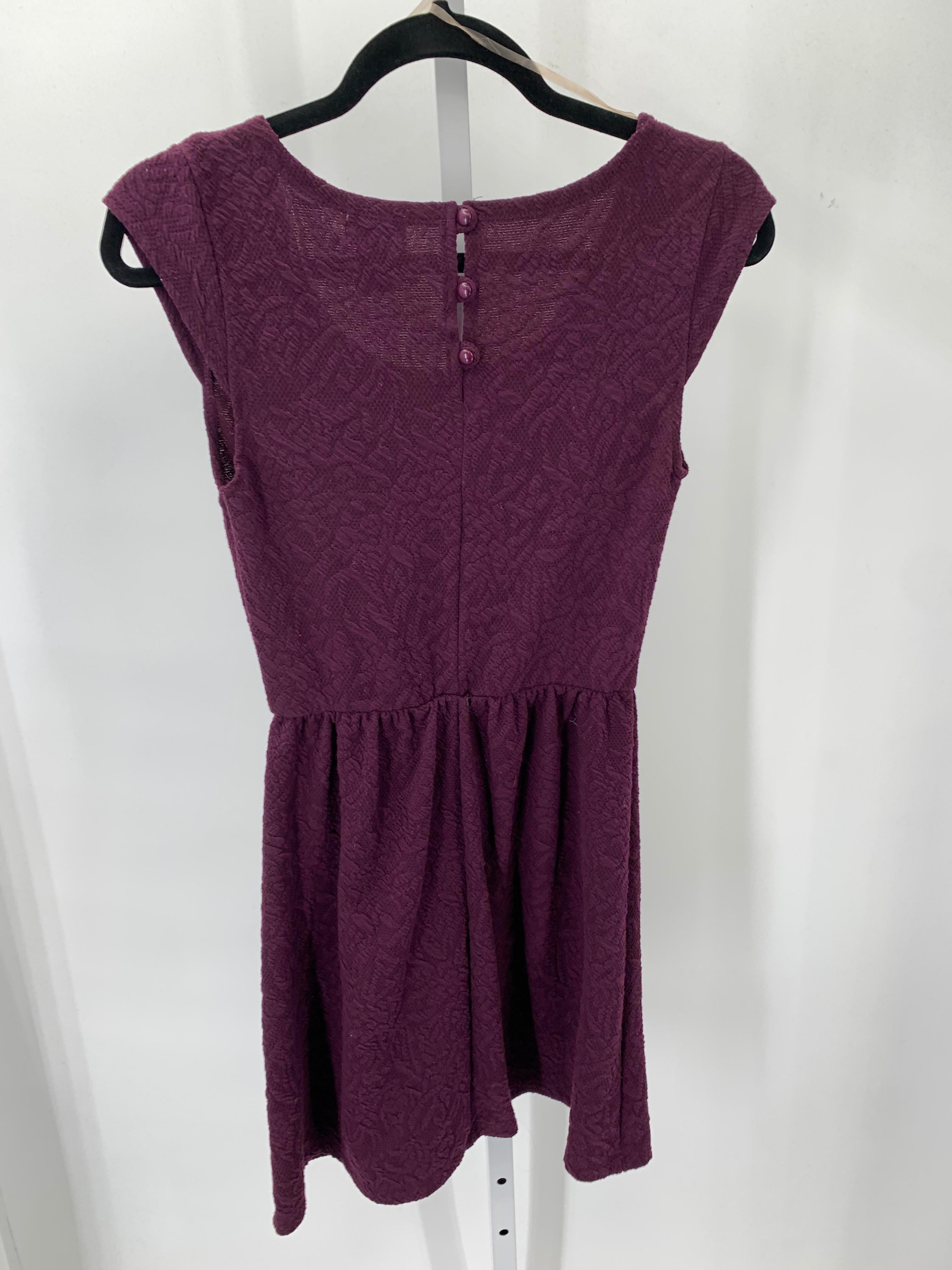 Eyelash Size Small Juniors Short Sleeve Dress