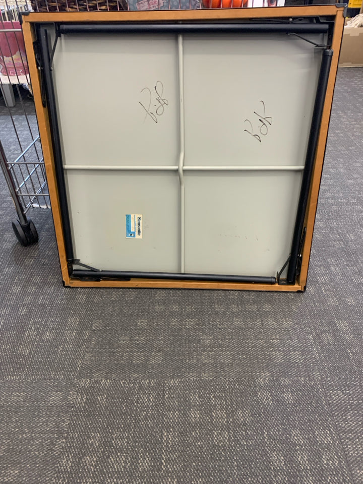 VTG SAMSONITE RED TOP FOLDING CARD TABLE.