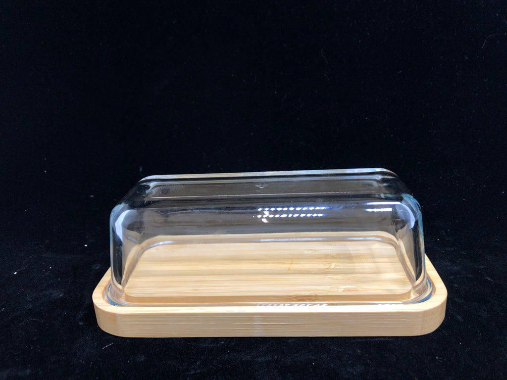KIVY CLEAR GLASS BUTTER DISH W/WOOD BASE.