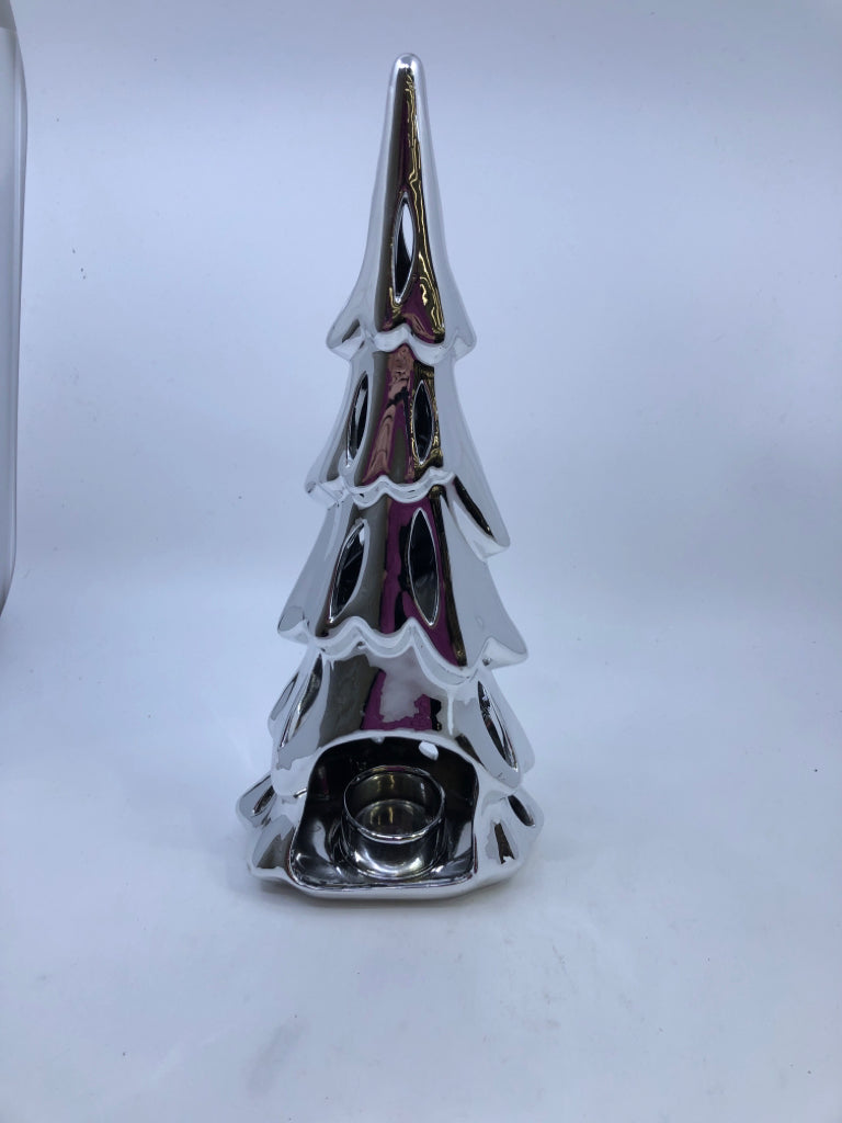 SILVER PIERCED TEALIGHT TREE.