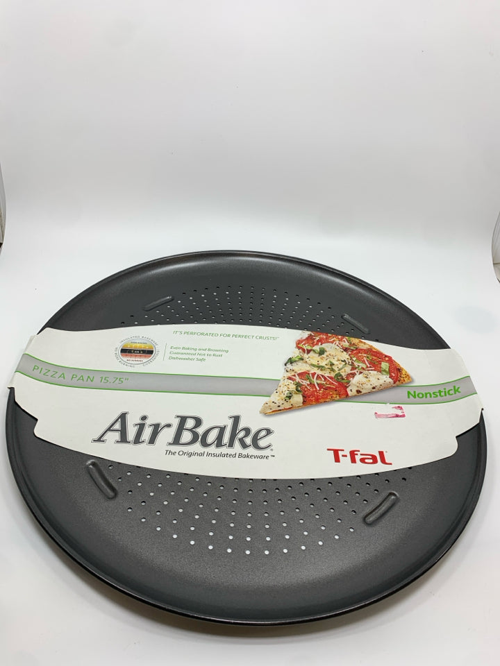 NWT AIR BAKE PIZZA PAN.