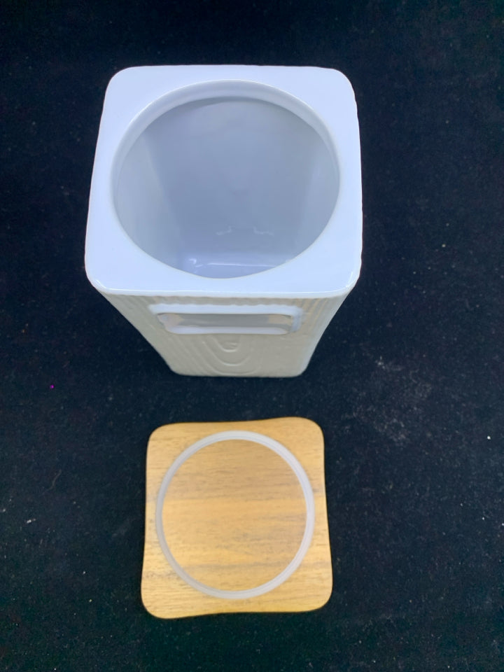 WHITE SQAURE CANISTER W WOOD TOP.