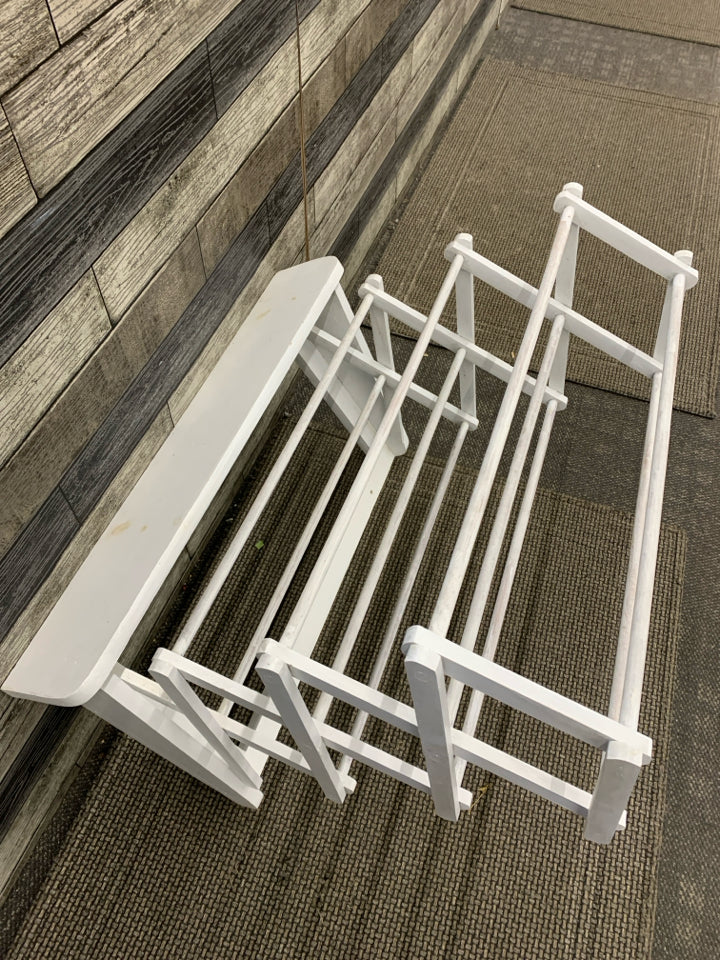 WALL MOUNT WOOD ACCORDION DRYING RACK W/SHELF.