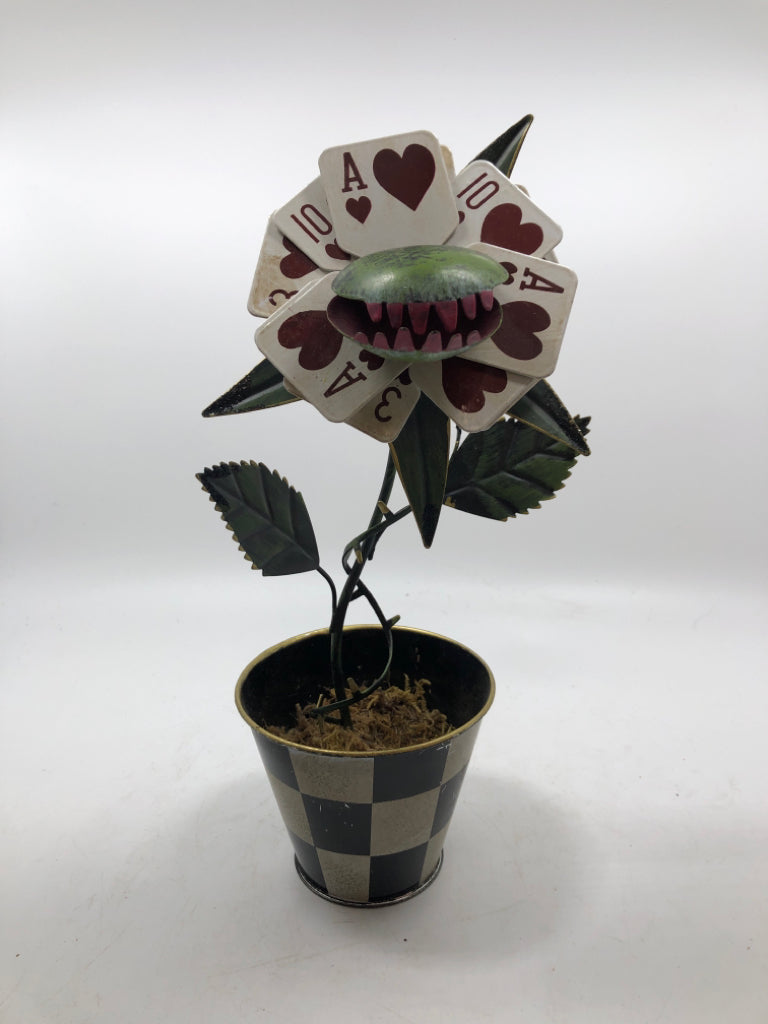 DECK OF CARDS VENUS FLY TRAP DECOR.