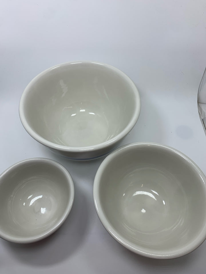 3PC HEAVY MIXING BOWLS CREAM W/BLUE STRIPE.