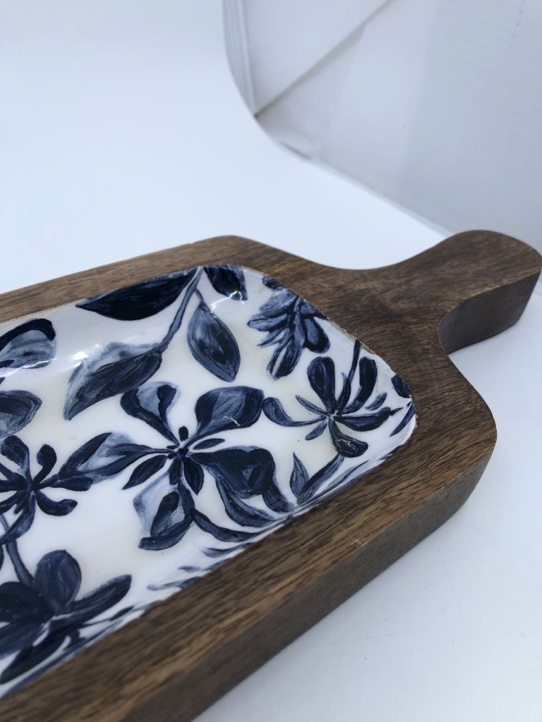 WOODEN TRAY W/BLUE FLOWERS.