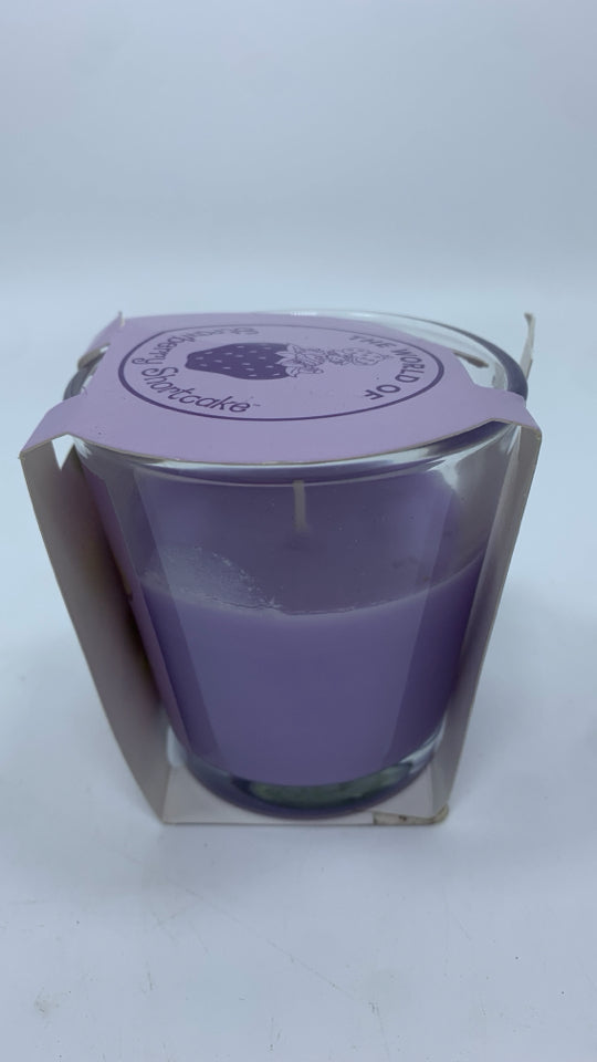 NWT STRAWBERRY SHORTCAKE "PLUM PUDDING" CANDLE.