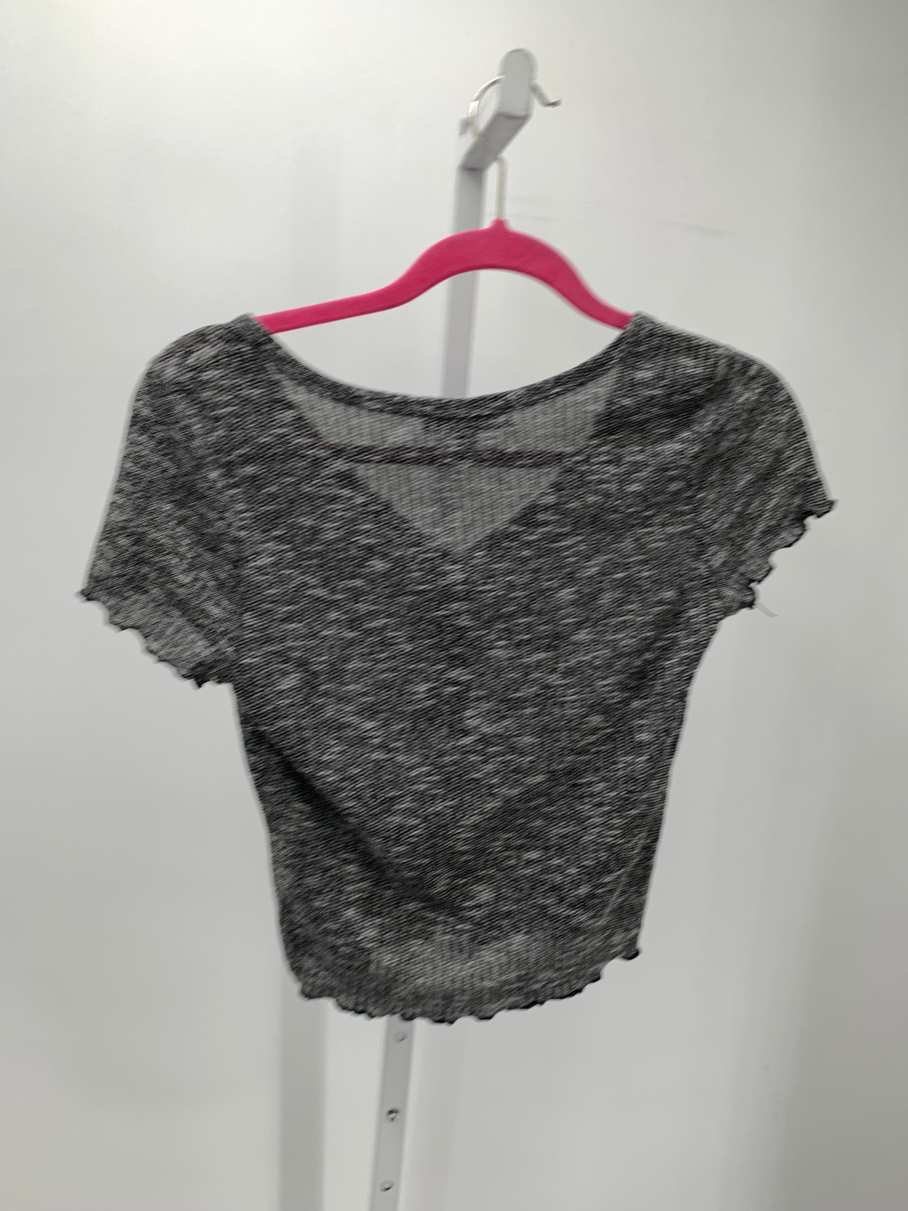 Size Medium Juniors Short Sleeve Shirt