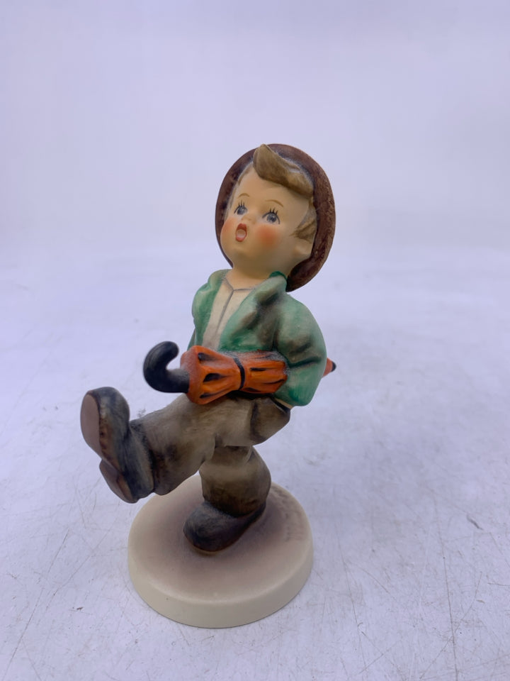 VTG HUMMEL HAPPY TRAVELER BOY W/ UMBRELLA #109.
