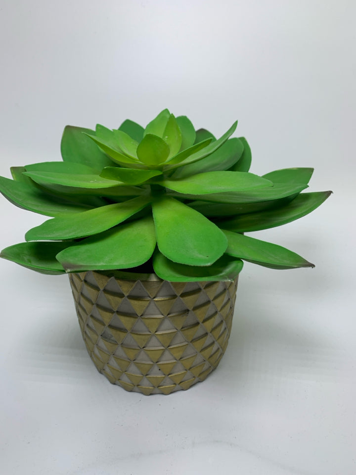 GOLD TRIANGLES PLANTER W/ LARGE FAUX SUCCULENT.