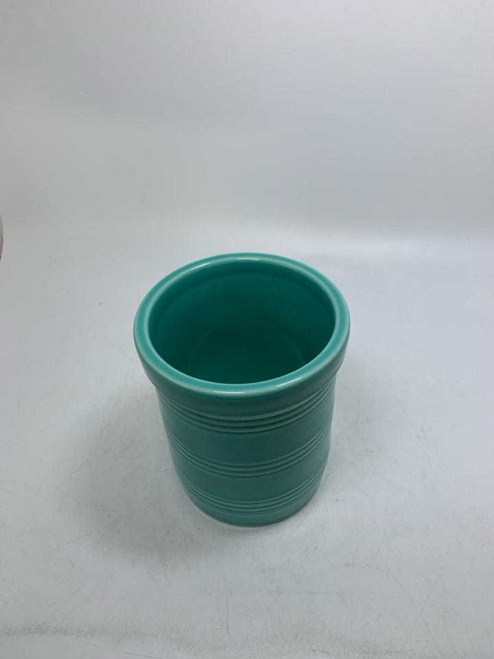 CERAMIC TURQUOISE RIBBED CROCK MADE IN PORTUGAL.