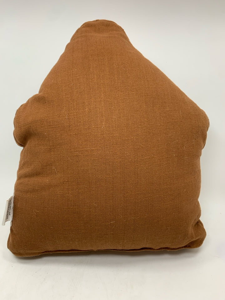 BEADED GINGERBREAD HOUSE PILLOW.