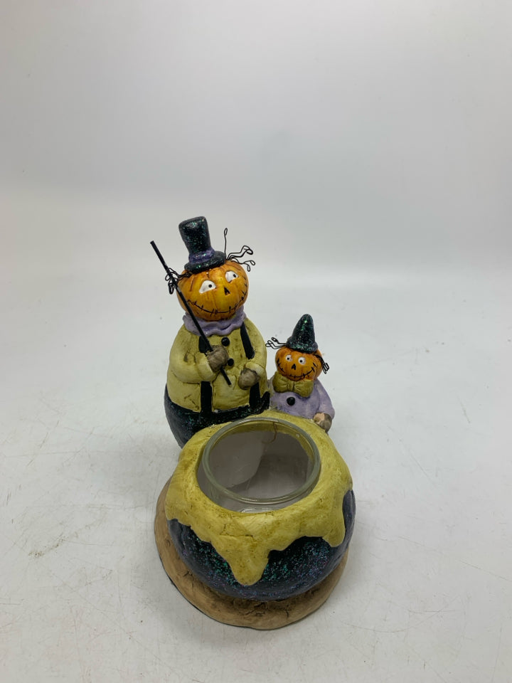 YANKEE CANDLE 2 PUMPKIN HEADS W/ CAULDRON CANDLE HOLDER.