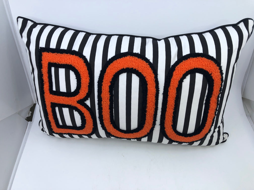 BLACK AND WHITE BOO RECTANGLE PILLOW.