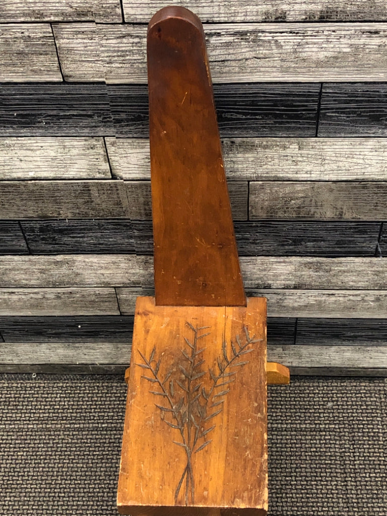 VTG SMALL WOOD MILKING SEAT.