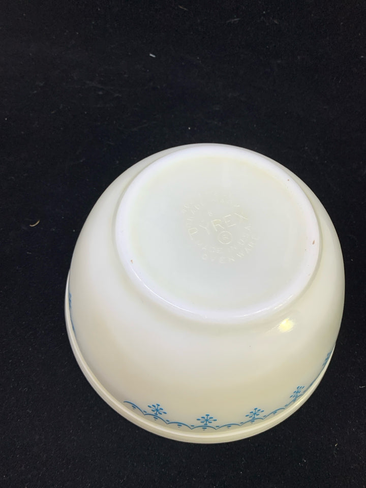 3PC VTG PYREX SNOWFLAKE GARLAND MIXING BOWLS.
