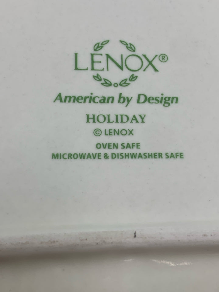 LENOX HOLLY PATTERN BAKING PAN W/ HANDLES.