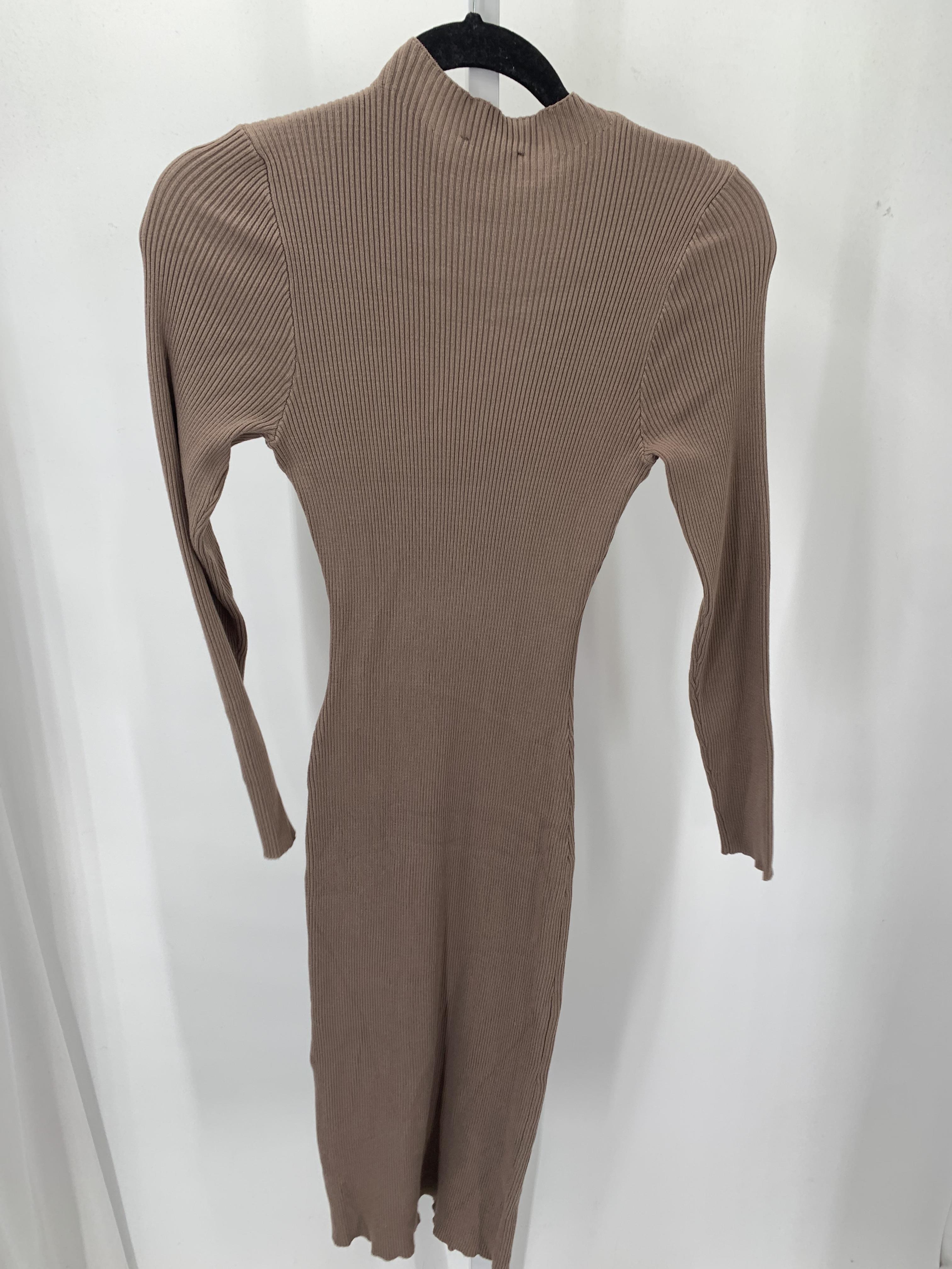 Venus Size Medium Misses Long Sleeve Dress