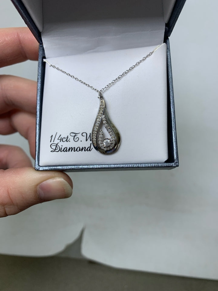 1/4ct T.W. Diamond Necklace *Minor Tarnish