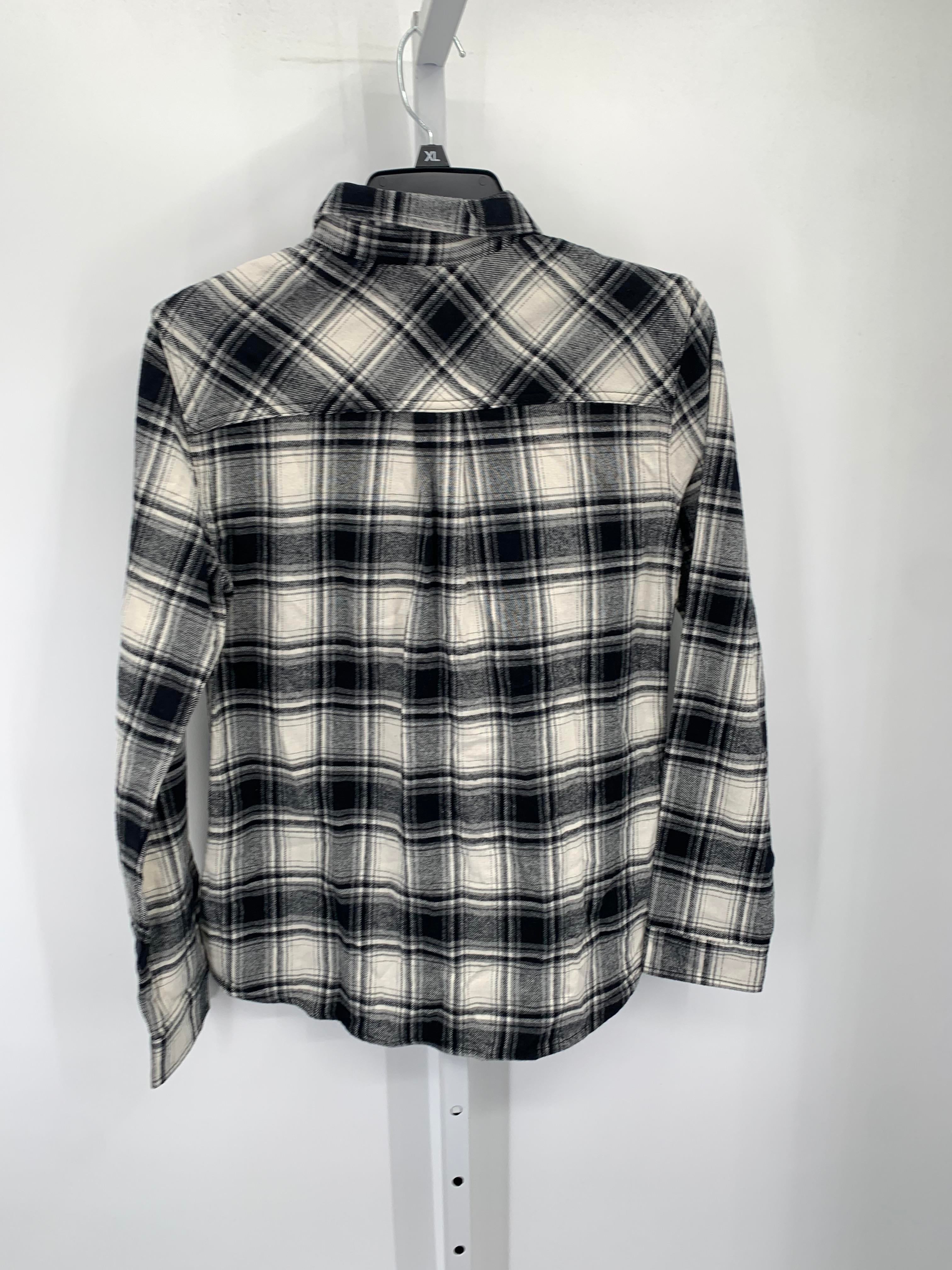 Mountain Club Size Medium Misses Long Sleeve Shirt