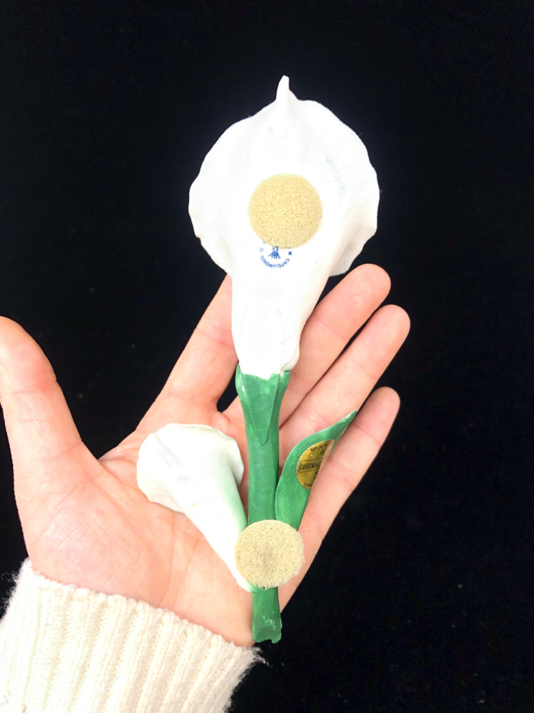 CAPODIMONTE WHITE CALLA LILY PORCELAIN FIGURINE.