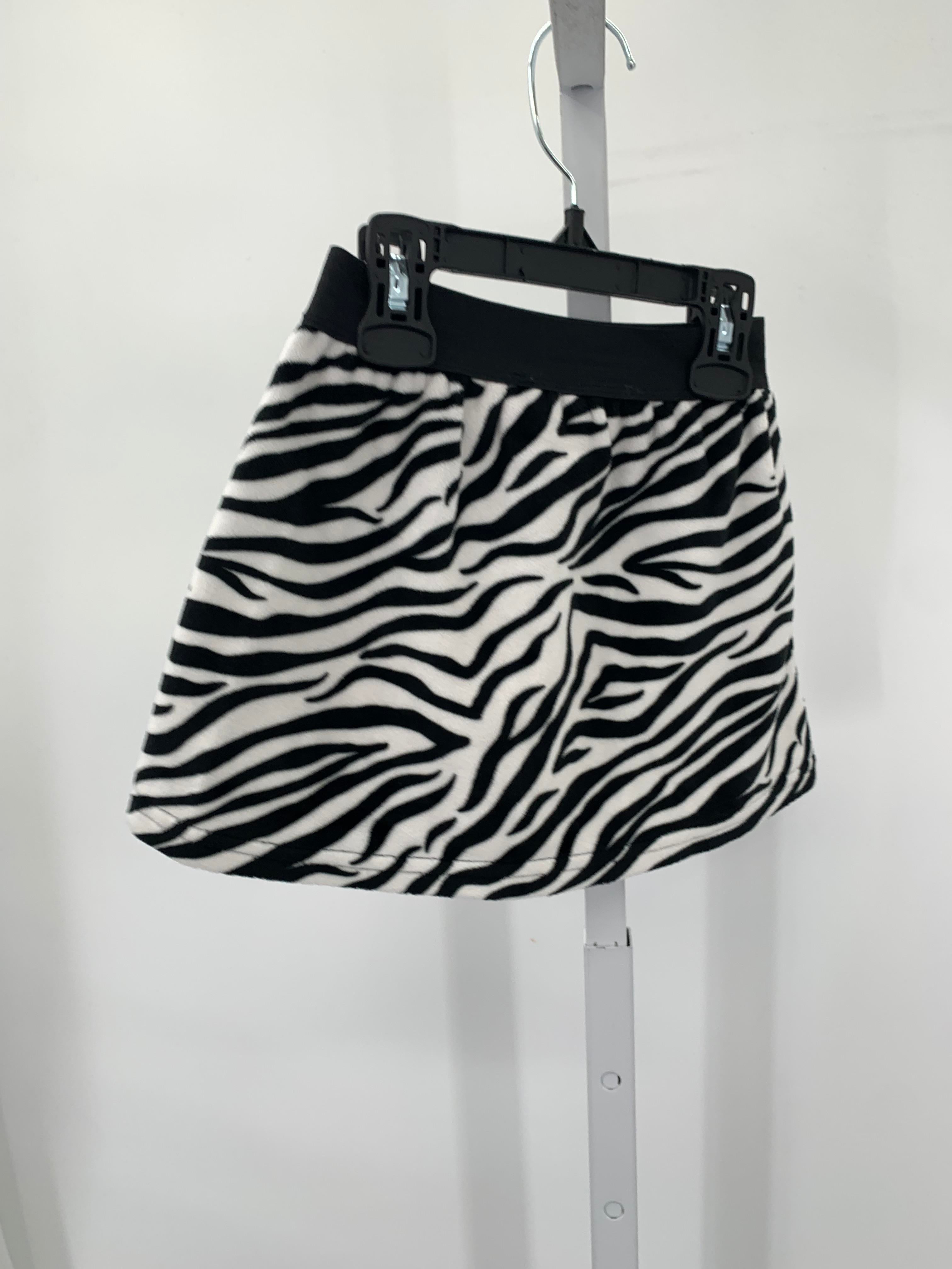 Young Hearts Size 5 Girls Skirt