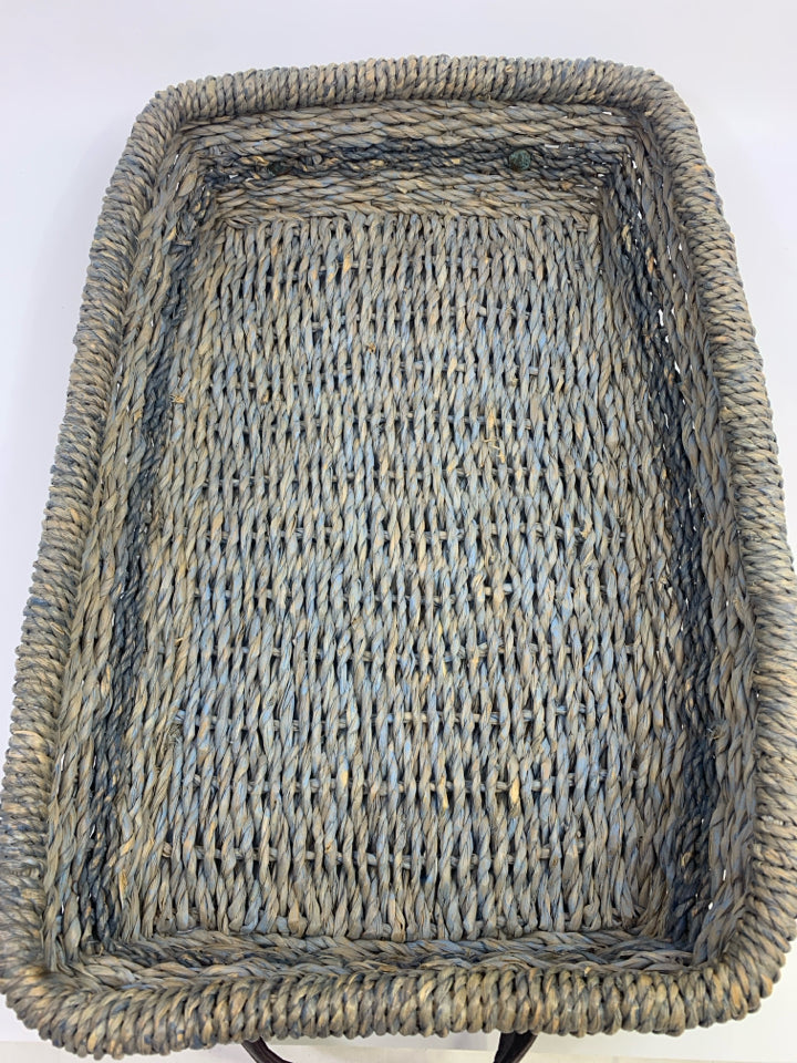 GREY WOVEN BASKET TRAY W/FAUX LEATHER HANDLES.