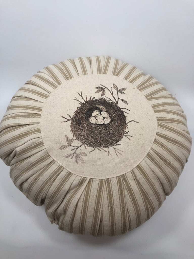 MINIMALIST BIRD NEST ROUND PILLOW.