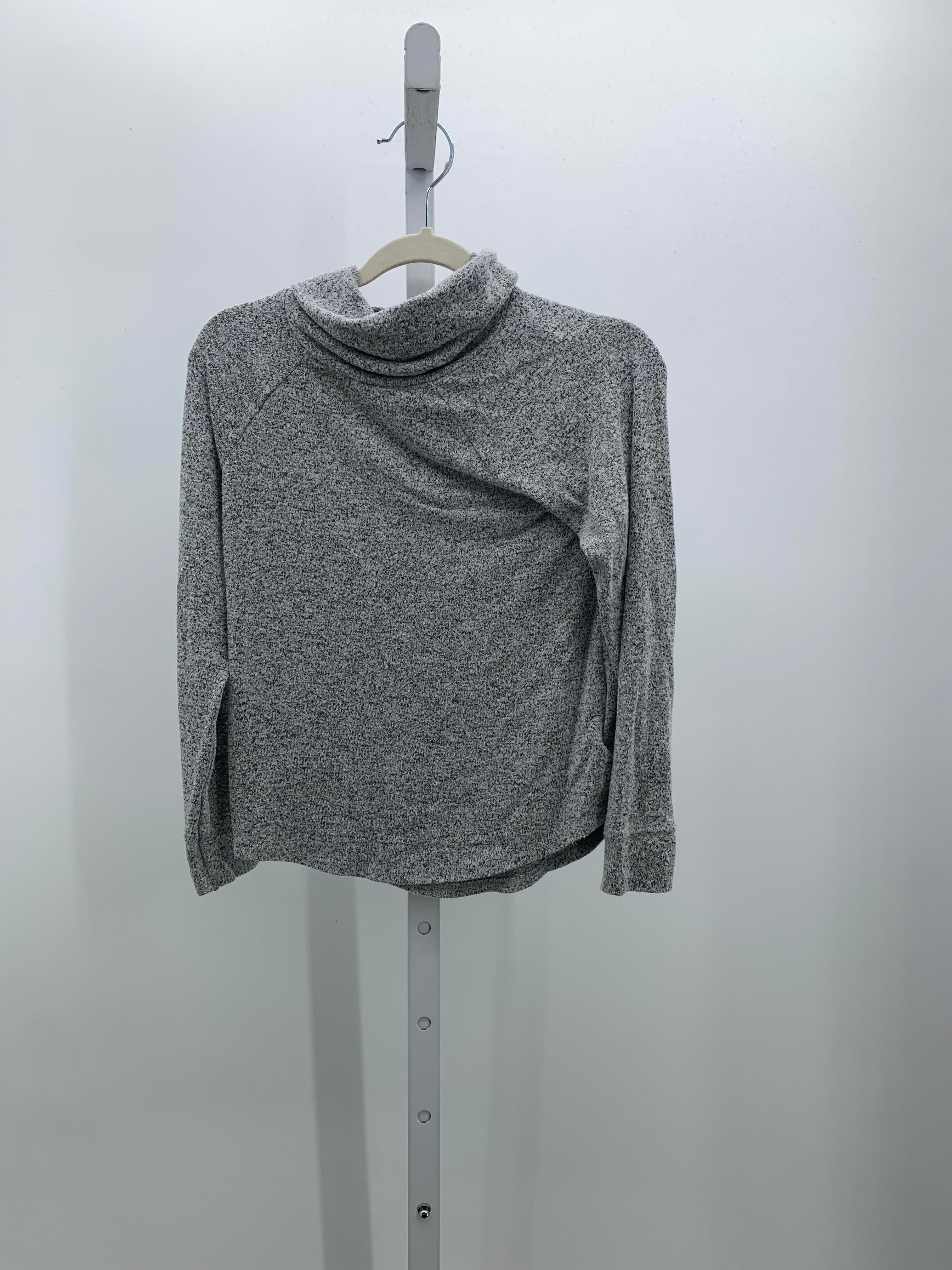Old Navy Size 5T Girls Long Sleeve Shirt