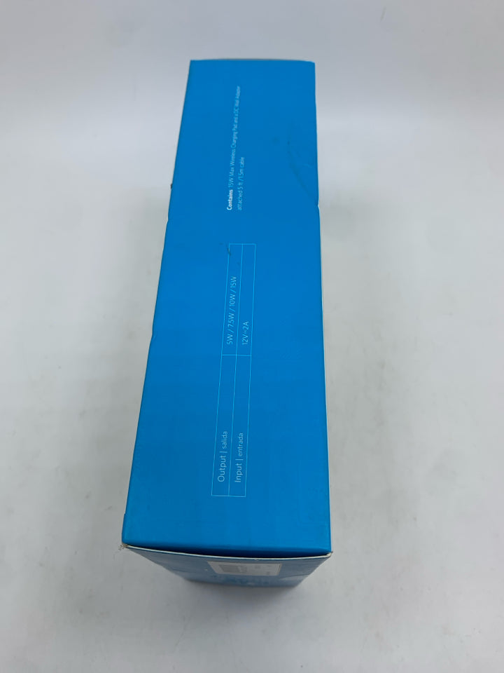 NIB ANKER FAST CHARGING PAD.