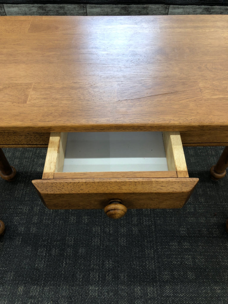 LT WOOD SPINDLE LEG SOFA TABLE W/DRAWER.